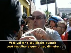 Pai tirou filho de protesto em São Paulo (Foto: Reprodução/TV Globo)