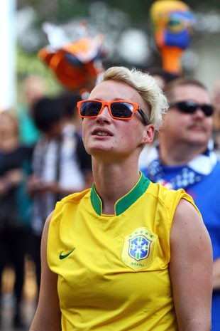 A estoniana Elza Sakz, que viaja sem dinheiro pelo mundo, na Fan Fest de São Paulo (Foto: Fernando Nunes/Arquivo pessoal)