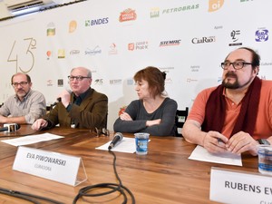 João Pedro Till Rubens Ewald Filho Marcos Santuario Eva Piwowarski coletiva gramado rs (Foto: Cleiton Thiele/Pressphoto) João Pedro Till Rubens Ewald Filho Marcos Santuario Eva Piwowarski coletiva gramado rs (Foto: Cleiton Thiele/Pressphoto)