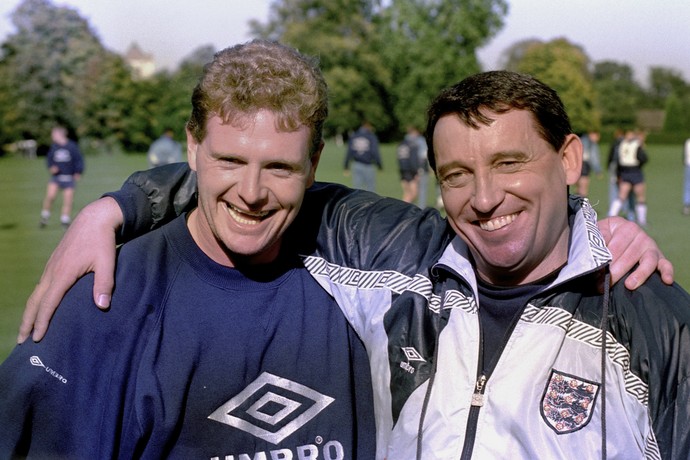 Gascoigne com Graham Taylor na seleção da Inglaterra em 1992 (Foto: Fiona Hanson/PA FILE via AP)
