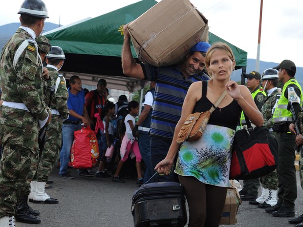 G1 Após Abertura Mais De 80 Mil Cruzam Fronteira Entre Colômbia E Venezuela Notícias Em Mundo 5328