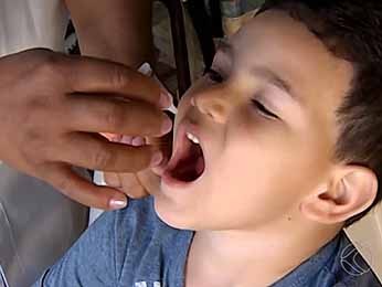 vacina polio Uberlândia (Foto: Reprodução/TV Integração)