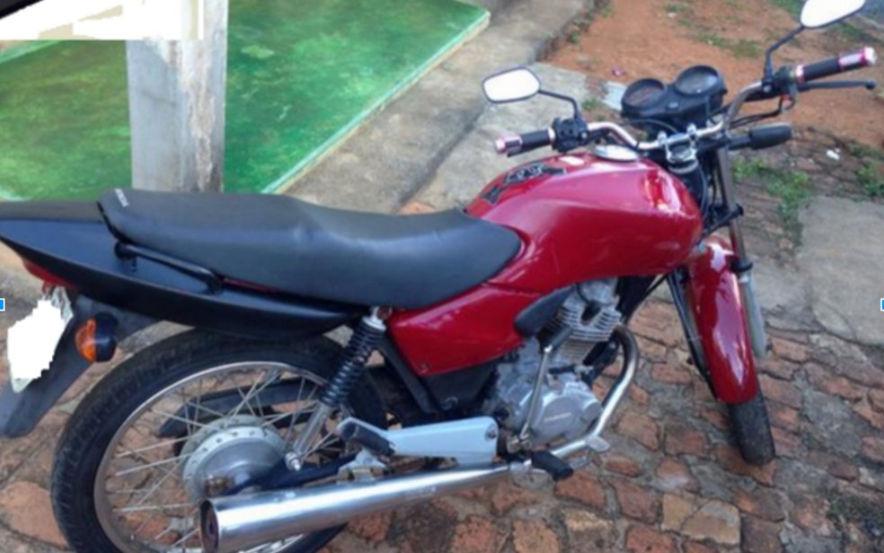 Moto usada no homic&iacute;dio de Vandeval Alves Parente, em Aparecida de Goi&acirc;nia, Goi&aacute;s (Foto: Divulga&ccedil;&atilde;o/ Pol&iacute;cia Civil)