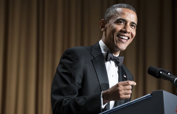 Barack Obama fala durante o jantar para jornalistas em Washington (Foto: Brendan Smialowski/AFP)