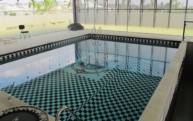 CT joaquim grava banheira piscina (Foto: Carlos Augusto Ferrari / GLOBOESPORTE.COM)