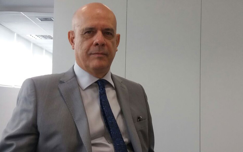 Presidente do INPI, Luiz Otávio Pimentel destaca que, além de mais examinadores, é preciso mais recursos para dinamizar análise de marcas e patentes no Brasil (Foto: Daniel Silveira/G1)