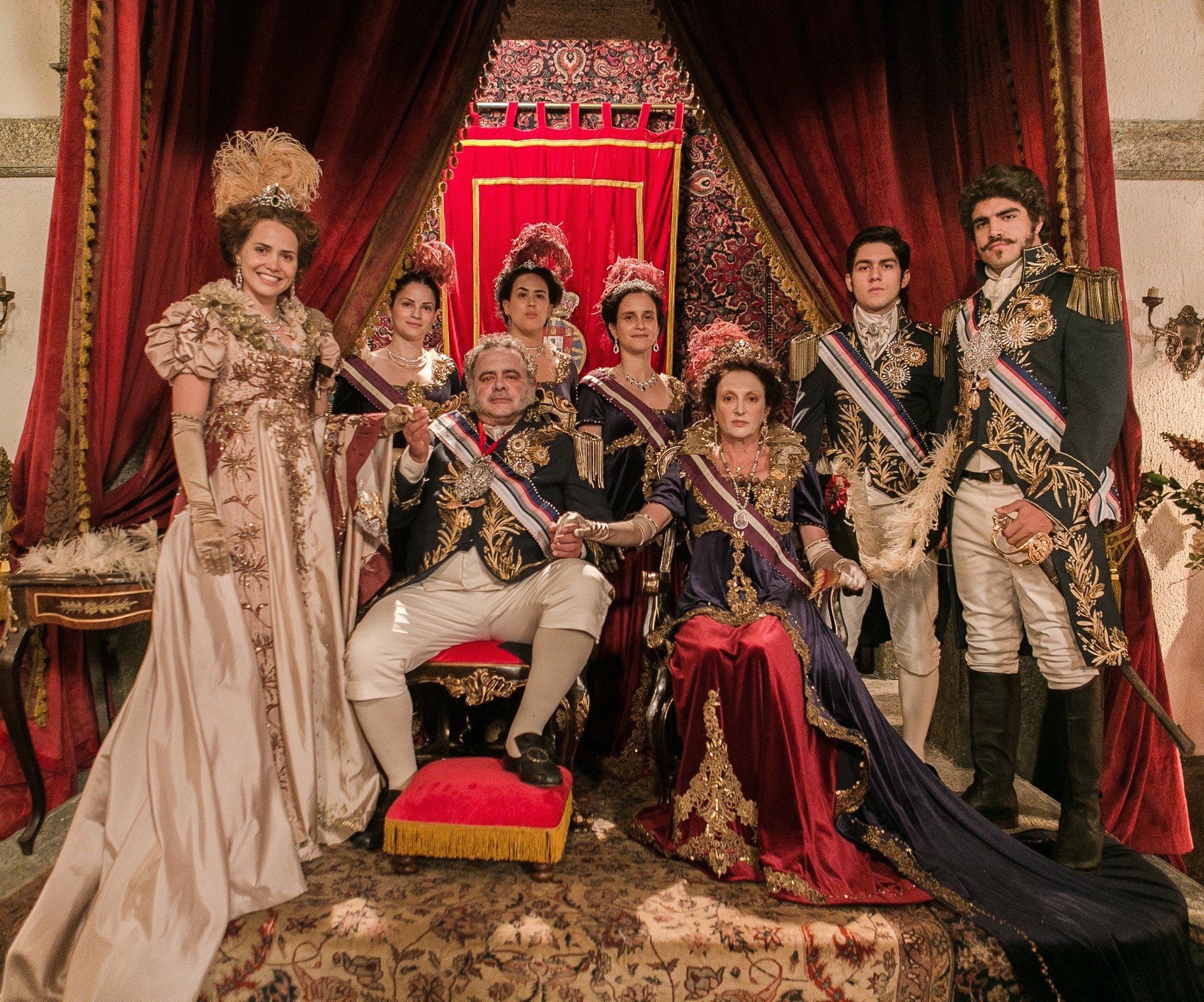 A primeira foto da família real de 'Novo mundo'