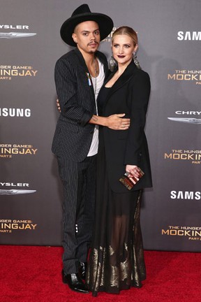 Evan Ross e Ashlee Simpson em première em Los Angeles, nos Estados Unidos (Foto: Mark Davis/ Getty Images/ AFP)