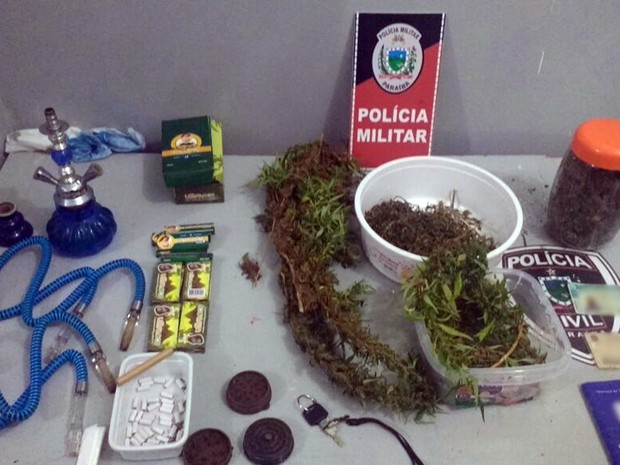 Material para consumo da droga foi apreendido pela polícia na casa do suspeito (Foto: Soldado Jonhanderson/Polícia Militar da Paraíba)