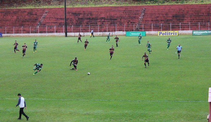 Tocantins e Pinheiro Campeonato Amador de Uberlândia (Foto: Caroline Aleixo)