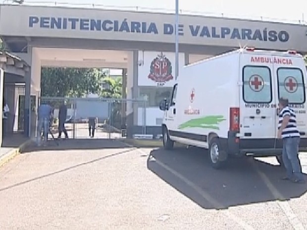 Explosão aconteceu na penitenciária de Valparaíso (Foto: Reprodução/ TV TEM)
