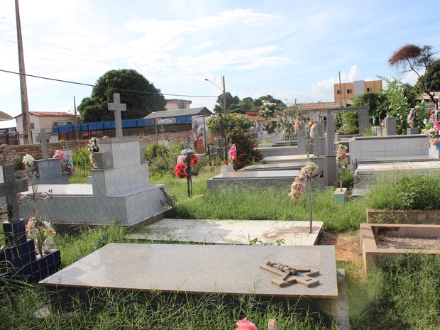 Câmara Municipal marcou uma audiência pública para discutir a superlotação dos cemitérios (Foto: Yara Pinho/G1)