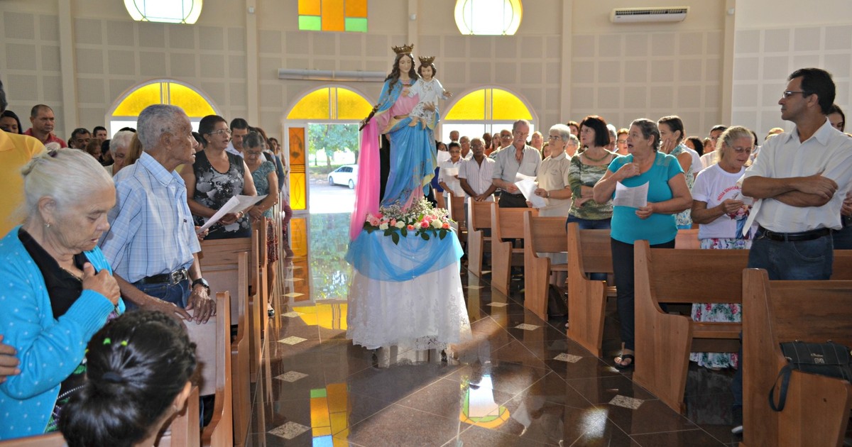 G Fieis Celebram Dia De Nossa Senhora Auxiliadora Missa Em