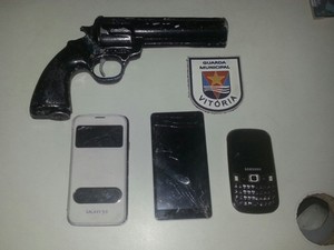 Material roubado apreendido por agentes da Guarda de Vitória (Foto: Divulgação)