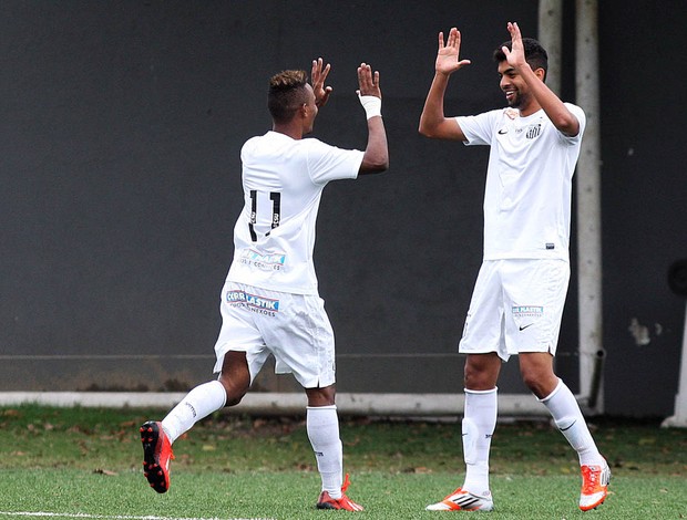 Diego Cardoso e Stéfano Yuri Santos (Foto: Pedro Ernesto Guerra Azevedo/Divulgação Santos FC)