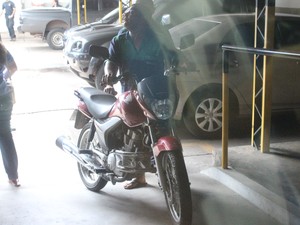 Três motos foram apreendidas e encaminhadas para sede da polícia federal em Teresina (Foto: Gilcilene Araújo/G1) Três motos foram apreendidas e encaminhadas para sede da polícia federal em Teresina (Foto: Gilcilene Araújo/G1)