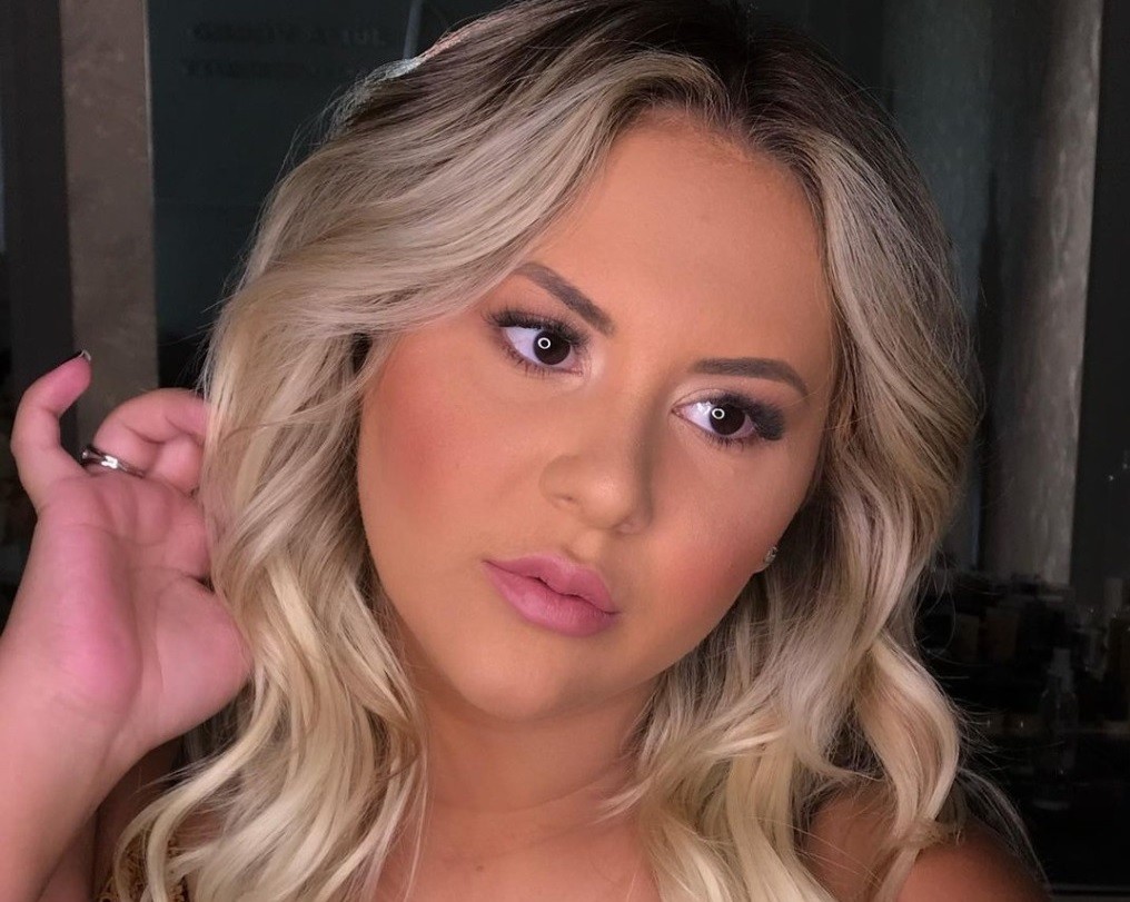 Natália Toscano passou por cirurgia para retirada da papada e remoção de cicatriz (Foto: Reprodução/Instagram) Natália Toscano passou por cirurgia para retirada da papada e remoção de cicatriz (Foto: Reprodução/Instagram)