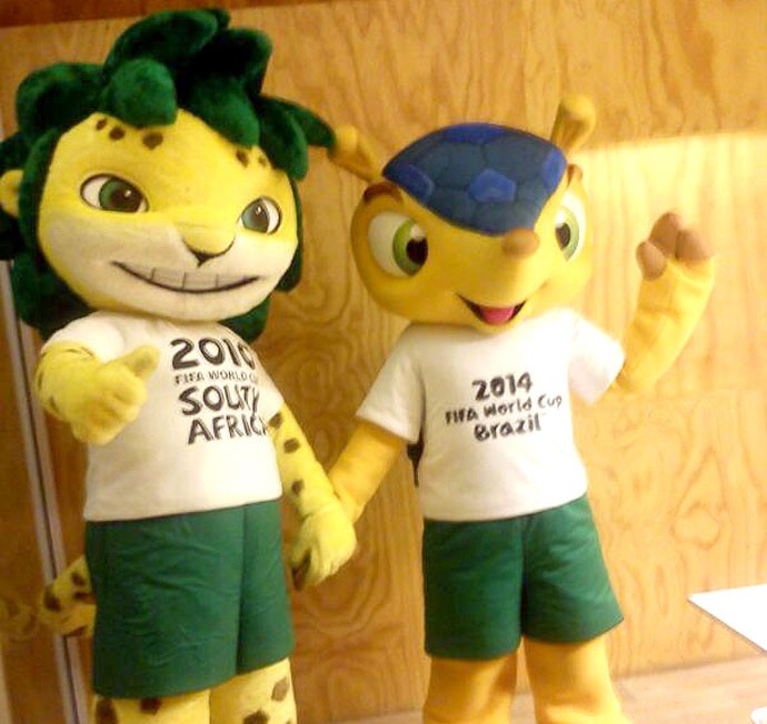Fuleco e zakumi mascotes copas (Foto: Divulgação)
