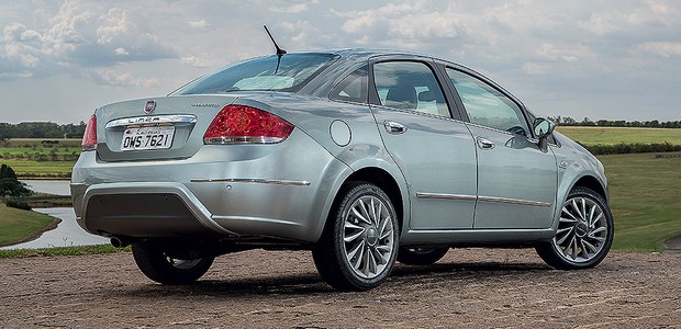 Fiat Linea 2015 (Foto: Marcos Camargo/Autoesporte)