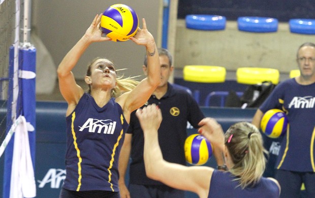 Fernandinha, levantadora do Campinas (Foto: Felipe Christ/Amil) Fernandinha, levantadora do Campinas (Foto: Felipe Christ/Amil)