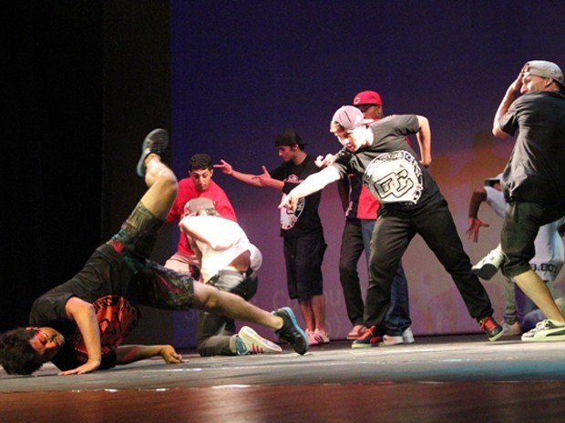Estudantes de oficinas de dança fazem apresentações (Foto: Jéssica Balbino/ G1)