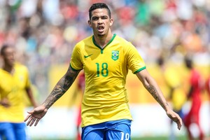 Sem reforços, Corinthians segura Luciano e espera 