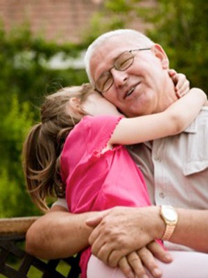 Apoio e carinho são fundamentais após o diagnóstico do Alzheimer (Foto: Cedida)