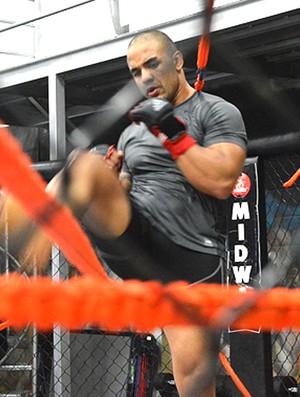 Rafael Feijão treino MMA (Foto: Divulgação)