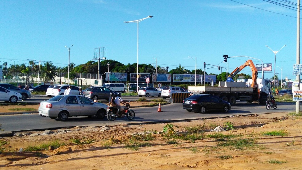  Retorno e acesso ao bairro de Nova Parnamirim poderá ser feito por baixo do viaduto de Emaús (Foto: Marksuel Figueredo/Inter TV Cabugi )