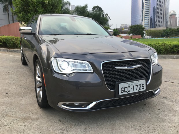 Chrysler 300C (Foto: AndrÃ© PaixÃ£o/G1)