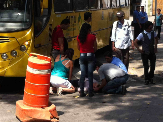 G Mulher Atropelada Por Nibus Em Frente Ao Terminal Central De Jundia Not Cias Em