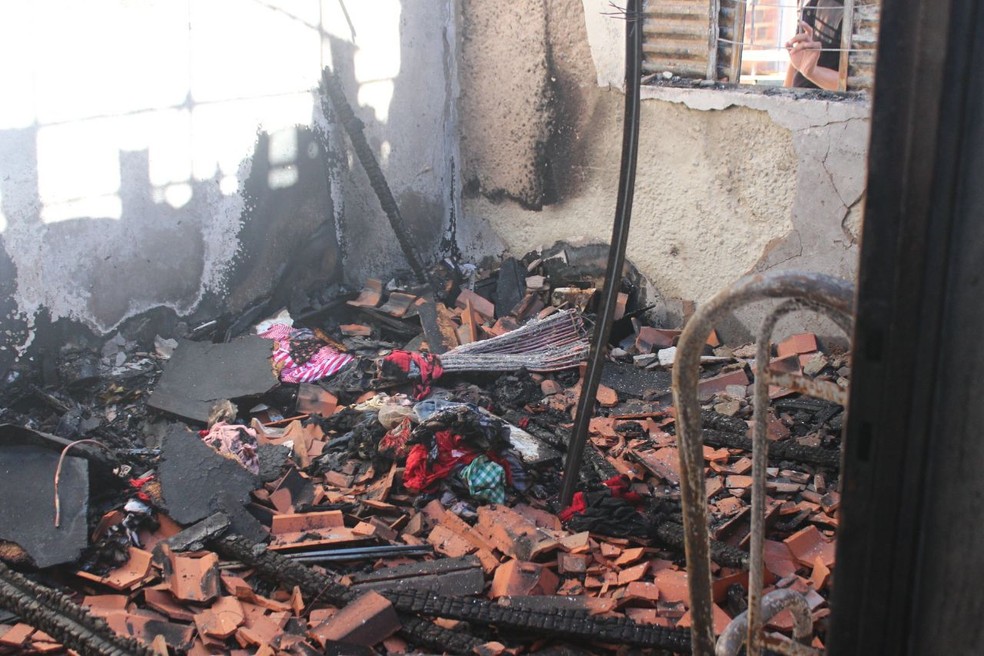 Prejuízo foi total, disse a vítima, em Teresina (Foto: Samantha Araújo/G1)