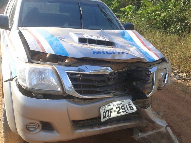 Resultado de imagem para Duas crianças morrem após a moto em que estavam colidir contra uma viatura da Polícia Militar, na zona rural do município de São Félix do Xingu, na estrada do Rio Preto, no Cruzeiro do Sul, no sudeste do Pará. O acidente ocorreu na noite de sábado (24).