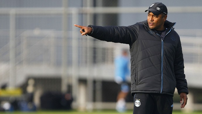 Roger Machado comanda treino do Grêmio  (Foto: Lucas Uebel / Grêmio, DVG)