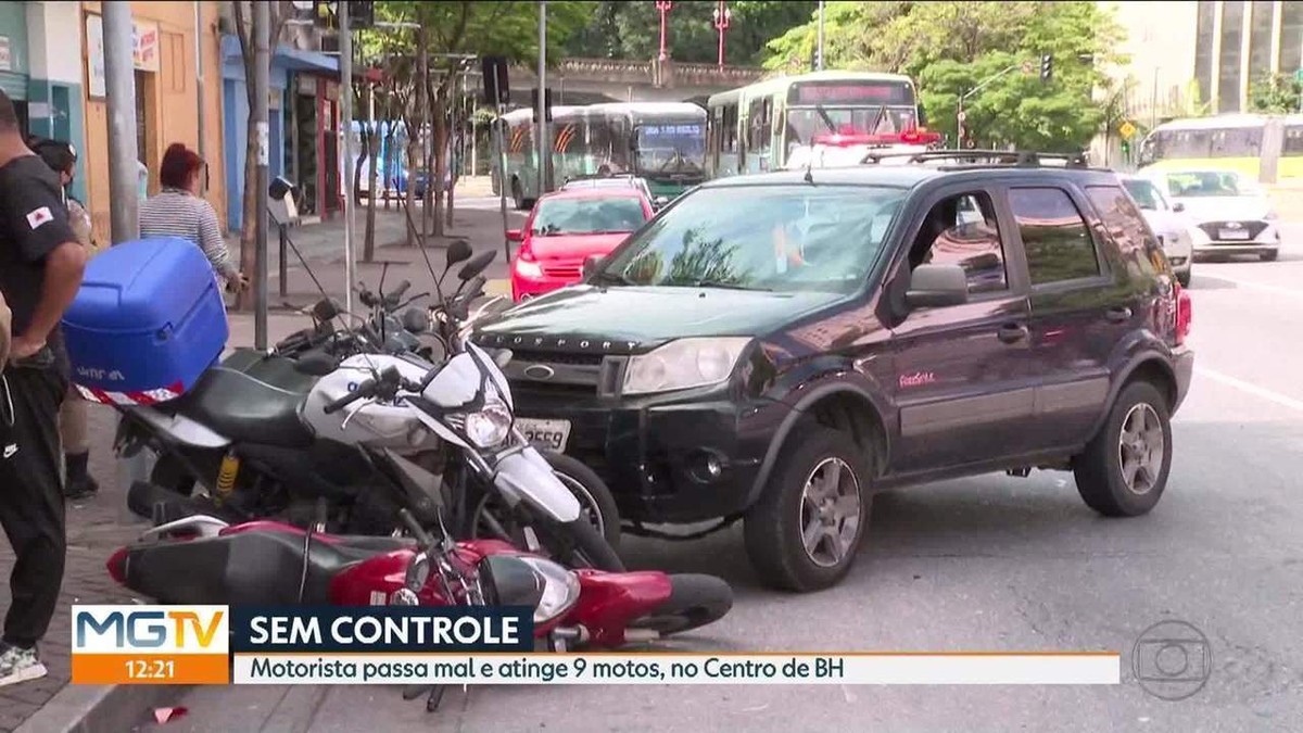 Motorista passa mal perde o controle da direção e atinge 9 motos