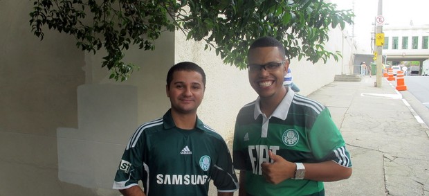 Torcedores William dos Santos Carvalho e Lázaro da Silva - Palmeiras (Foto: Marcelo Prado / globoesporte.com)
