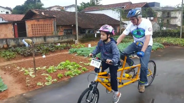 Dudu pedalou pela primeira vez (Foto: RBS TV/Divulgação) Dudu pedalou pela primeira vez (Foto: RBS TV/Divulgação)