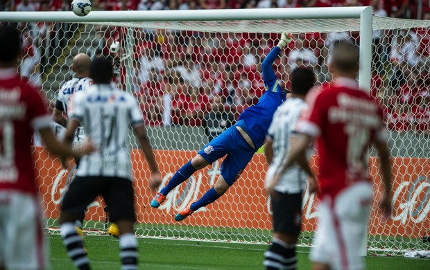 Batista destaca a efetividade do Timão na vitória contra o Inter: 