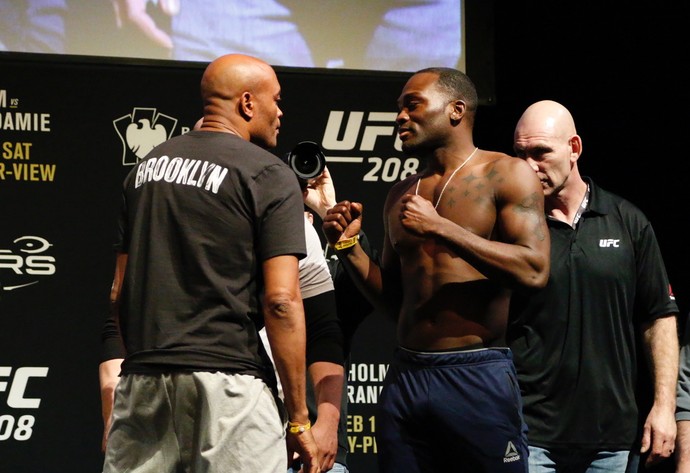 Anderson Silva x Derek Brunson pesagem UFC 208 (Foto: Evelyn Rodrigues)