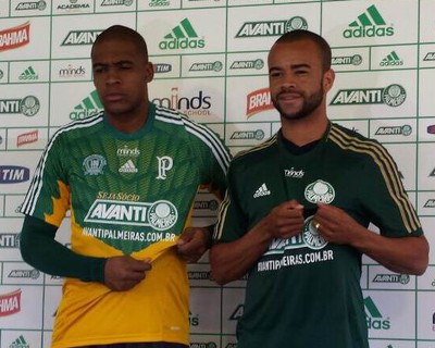 Na luta para fugir do Z-4, Palmeiras apresenta Jaílson e Washington no CT