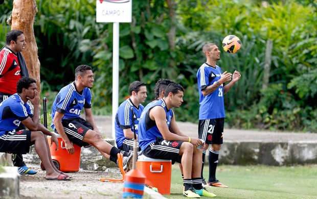 André Santos treino do Flamengo (Foto: Alexandre Cassiano / Agência O Globo)