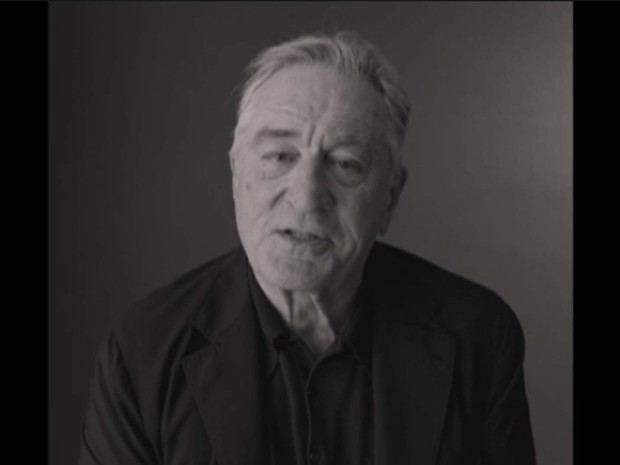 Ator Robert de Niro critica o candidato republicano Donald Trump em gravação para campanha de incentivo ao voto (Foto: Reprodução/ The Guardian)