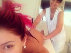 Thais Bianca posta foto de fio-dental fazendo drenagem