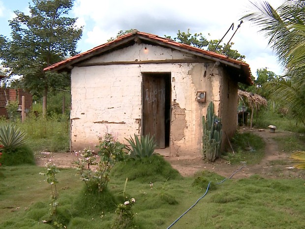 Crime ocorreu nesta casa na Zona Rural de Teresina (Foto: Reprodução/TV Clube)