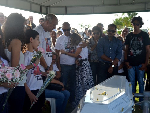 Enterro das cinzas de família morta na Espanha é realizado em João Pessoa (Foto: Dani Fechine/G1)
