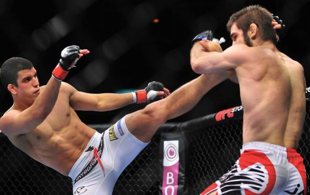Felipe Sertanejo contra Antonio Pato Carvalho UFC Rio I (Foto: Divulgação)