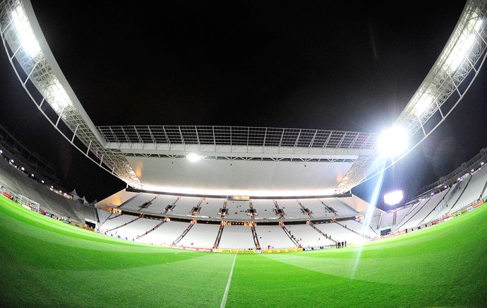 Timão celebra volta à Arena, mas alerta: 