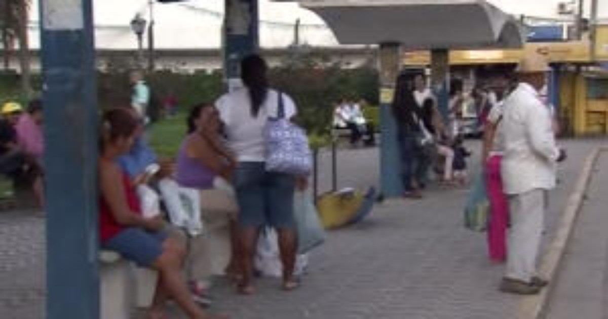 População de Peruíbe ainda reclama do sistema de transporte público - Globo.com