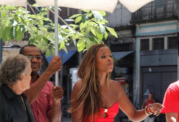 Roberta Rodrigues grava "Salve Jorge" (Foto: Onofre Veras / AgNews)