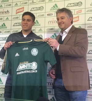 Cristaldo veste camisa 9 do Palmeiras e quer estrear contra o São Paulo